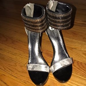 BCBG size 6 open toe pump sandal